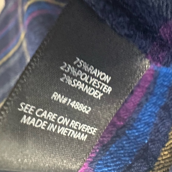 Torrid Button Down Navy Plaid Crinkle Gauze Button Back Shirt Blue Plus Size 1X - Picture 5 of 6